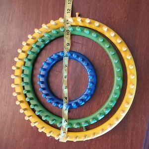 Round Knitting Looms